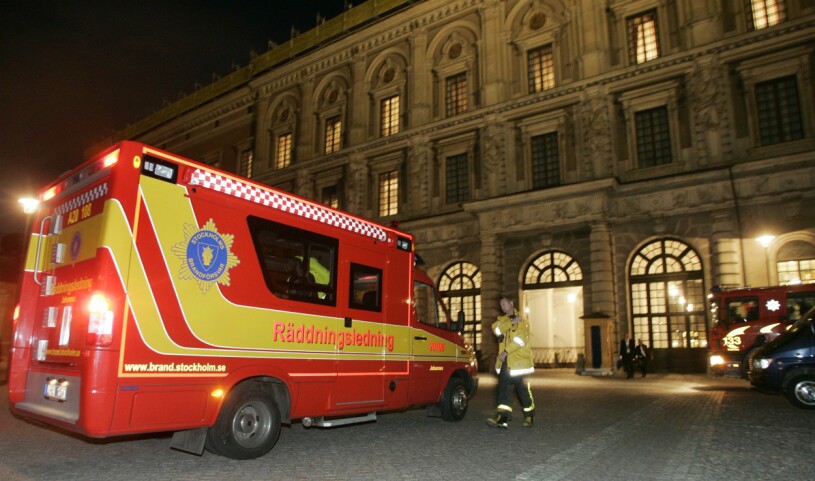 Brandsäkerheten är hög Kungliga slottet och automatlarmen går då och då. När den här bilden togs hade larmet precis gått mitt under kungaparets galamiddag för Malaysias kungapar. Brandbil som ryckt ut till Stockholms slott