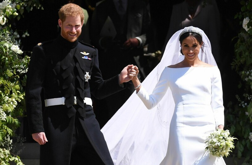 Meghan bar en klänning med en elegant båtringning när hon tackade ja till prins Harry. Prins Harry och Meghan Markle bröllop