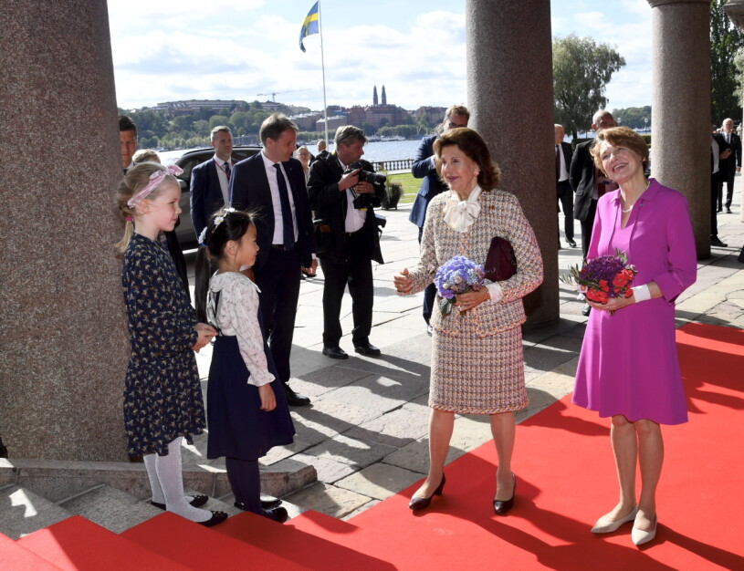 Drottningen med presidentens hustru Elke Büdenbender. Drottning Silvia tyska presidentens hustru Elke Büdenbender