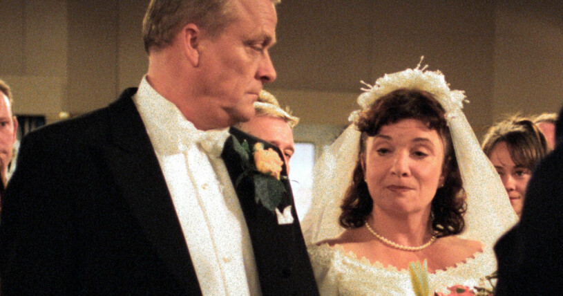 Uno (Hans V Engström) och Vera (Yvonne Schaloske) gifte sig i <span class=" italic" data-lab-italic_desktop="italic">Rederiet</span>.