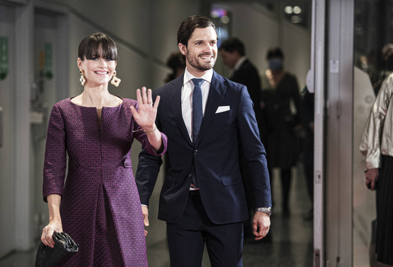 Prinsessan Sofia och prins Carl Philip anländer till Annexet för "Fira demokratin - 100 år".