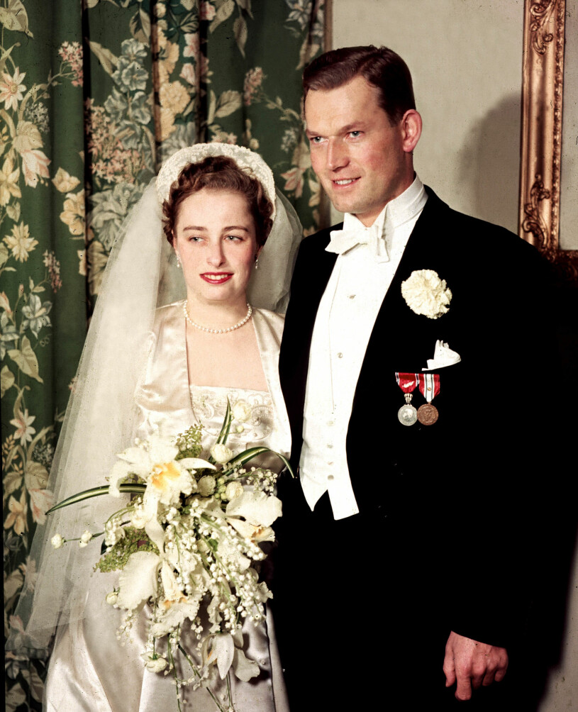 Erling Lorentzen 1953 med sin nyblivna hustru, kronprinsessan Märthas äldsta dotter prinsessan Ragnhild. Bröllopet stod i Askers kyrka nära Skaugum. Prinsessan Ragnhild Erling Lorentzen