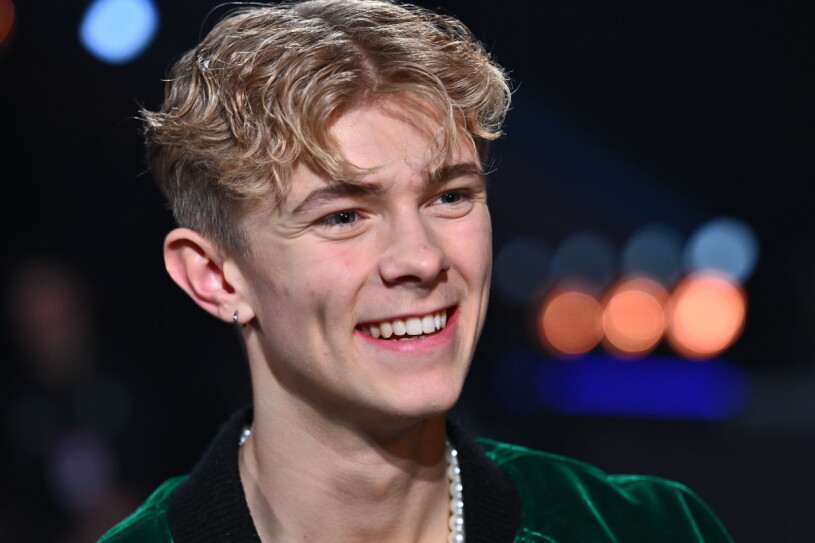Theoz låt blir kanske nästa "sommarplågan"! Theoz under pressträffen efter fredagskvällens genrep inför Melodifestivalens andra deltävling, som hålls i Saab Arena i Linköping.