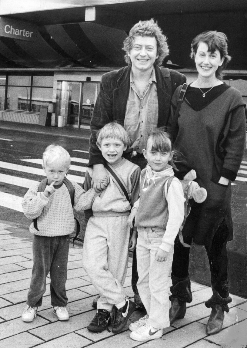 Ulf Lundell och Barbro Lundell med barnen, 1984. Foto: