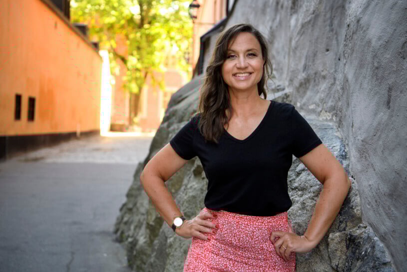 På självaste midsommarafton förväntas den lille krabaten komma till världen. Petra Mede