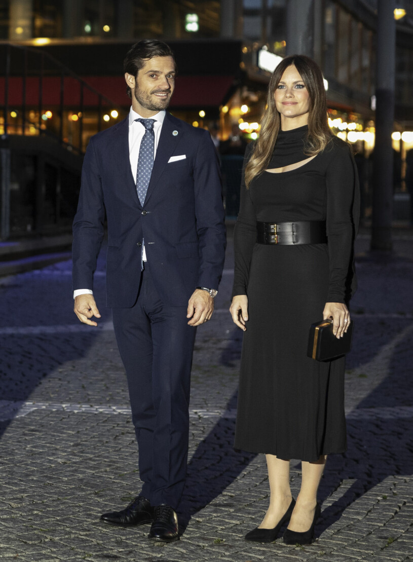 Prins Carl Philip och prinsessan Sofia anlände hand i hand till konserten i Konserthuset. Prins Carl Philip och prinsessan Sofia