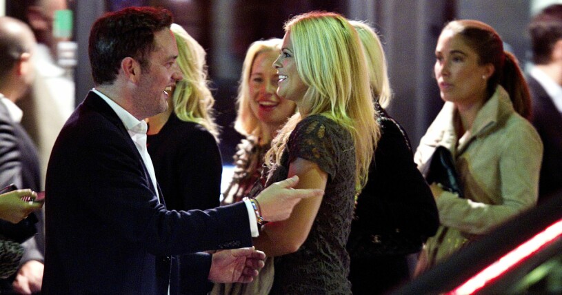 Så glada och nykära! Chris O'Neill och prinsessan Madeleine utanför Riche 2010