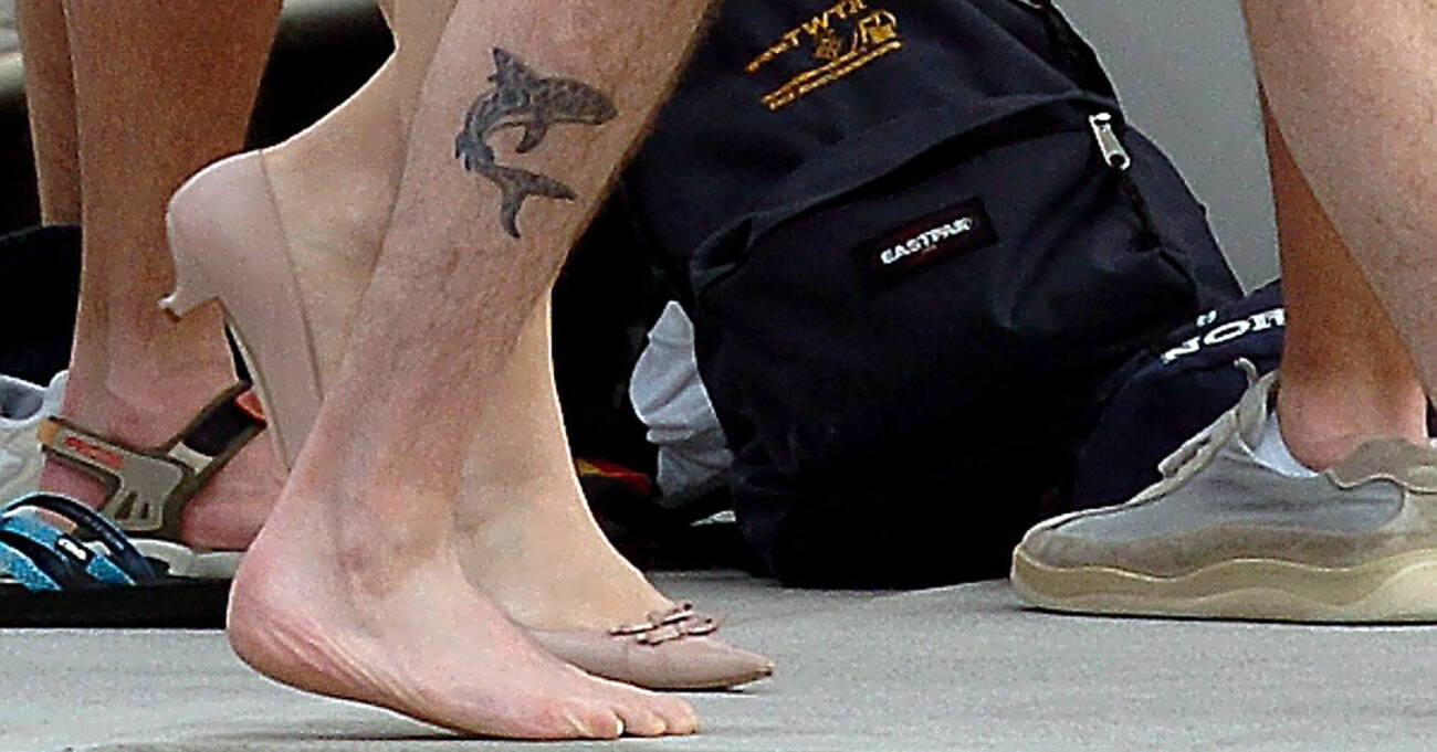Kronprins Frederiks tatuering av en haj på vaden
