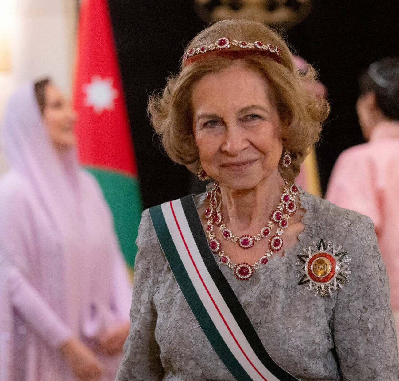 Spaniens tidigare drottning Sofia i Amman, på bröllop i jordanska kungafamiljen 2023