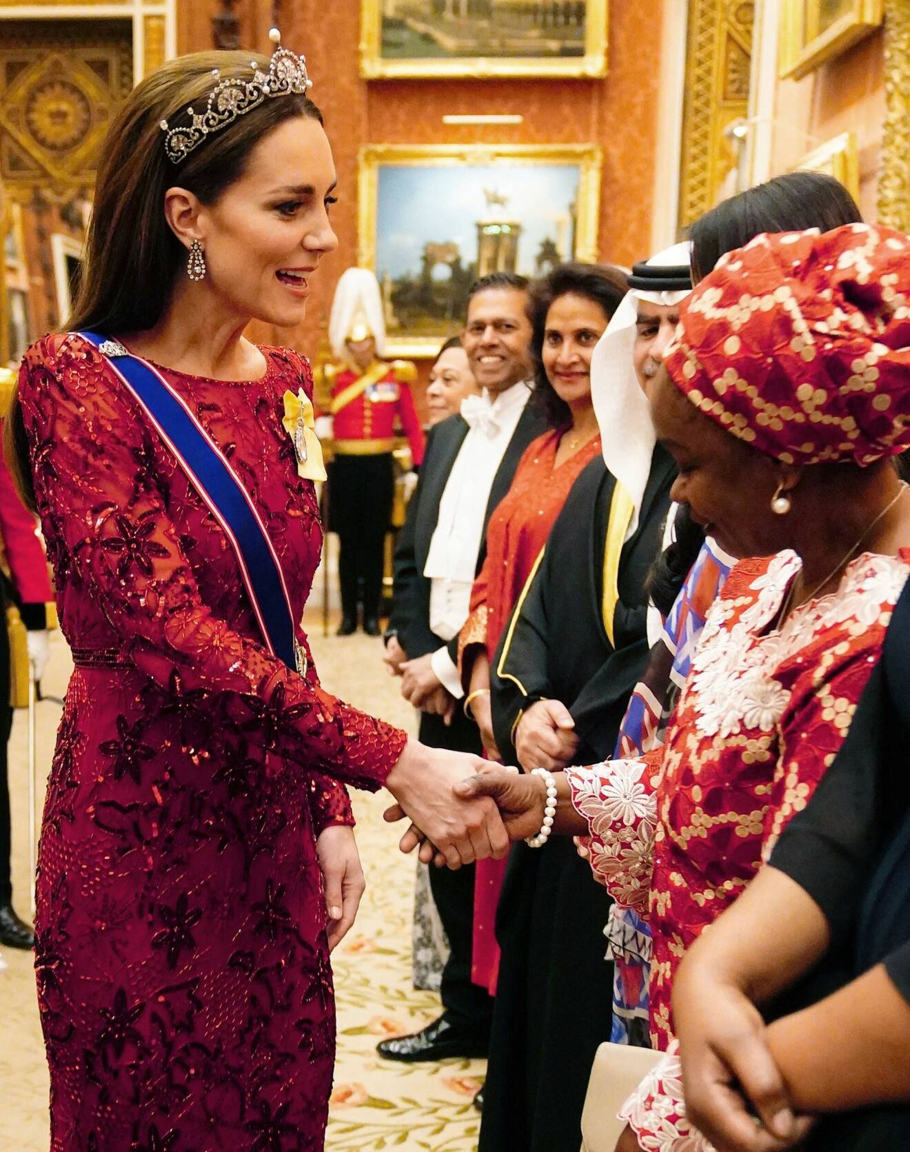 Kate i tiara på Buckingham Palace