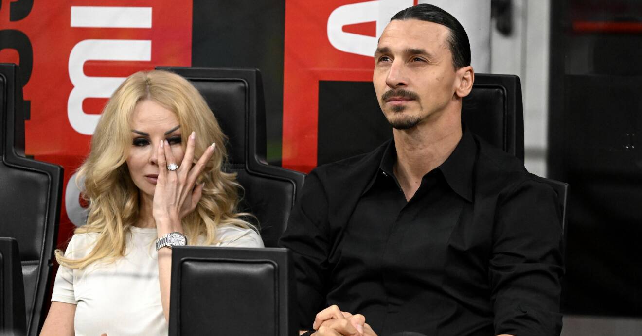 Helena Seger ser ut att gråta i samband med att Zlatan meddelar att hans fotbollskarriär är över