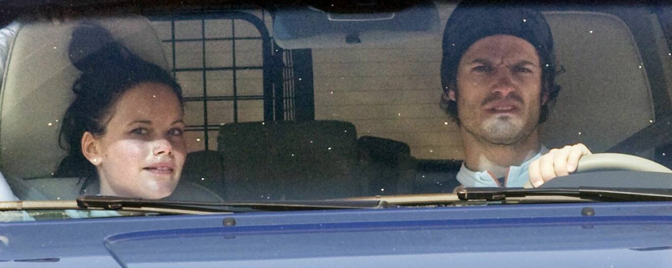 Första bilden på prinsessan Sofia och prins Carl Philip som åker bil