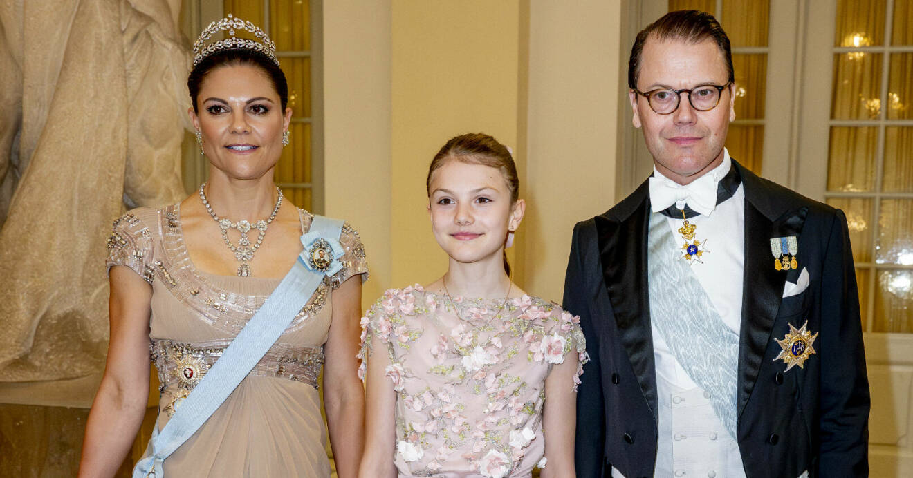 Kronprinsessan Victoria, prinsessan Estelle och prins Daniel på prins Christians fest
