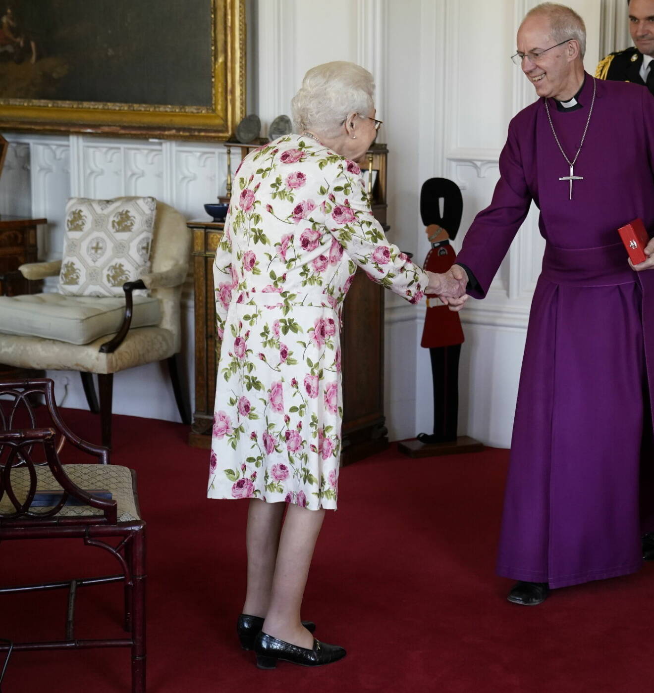 Drotning Eilzabeth med ärkebiskopen av Canterbury