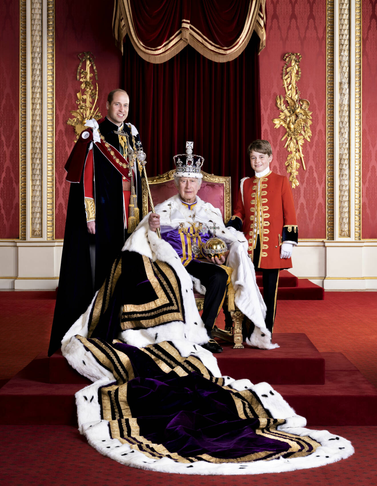Kung Charles, prins William och prins George efter kung Charles kröning