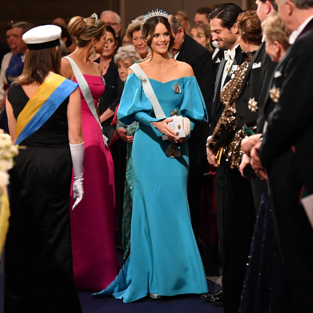 Prinsessan Sofia i turkos Nobelklänning 2019 från Emelie Janrell