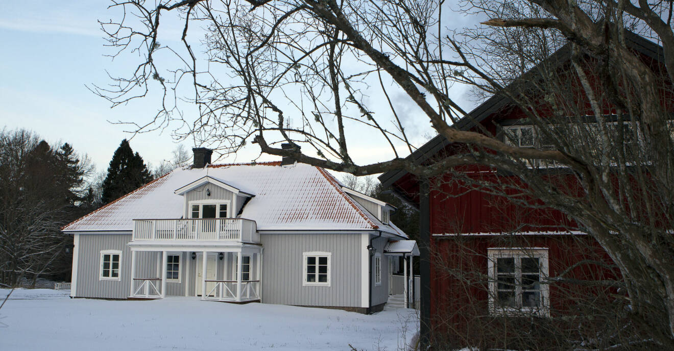 Prinsparets hus i Sörmland i vinterlandskap