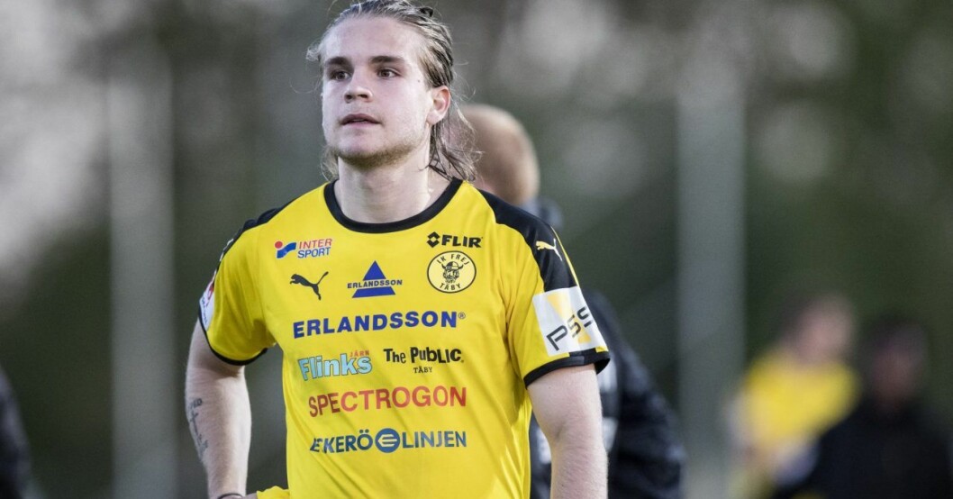 Amadeus Sögaard spelar till vardags fotboll på elitnivå. Amadeus sögaard dokumentär carola