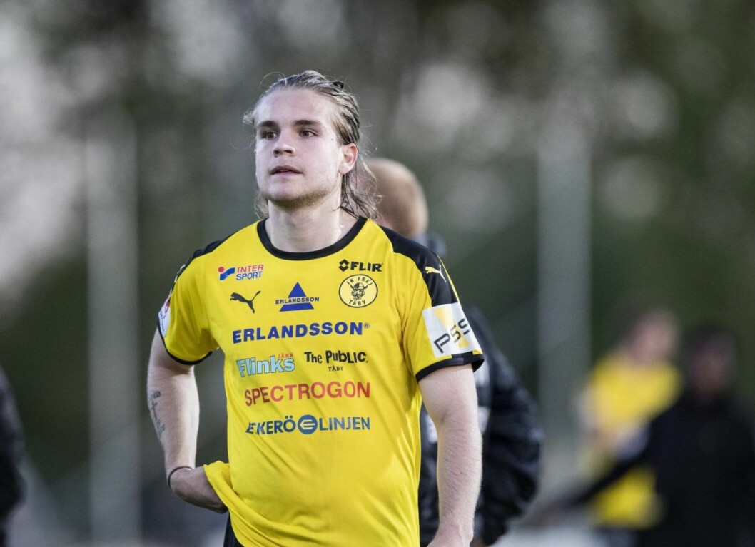 Amadeus Sögaard spelar fotboll på elitnivå. Amadeus Sögaard spelar fotboll på elitnivå.