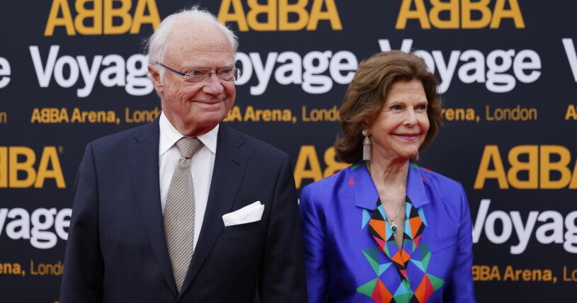 Kung Carl Gustaf och drottning Silvia på premiären av Abba Voyage i London