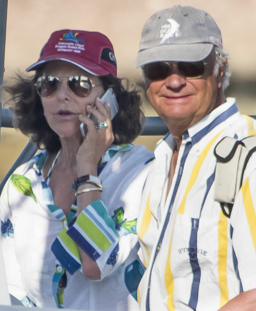 Kungen får lite extra tid att återhämta sig. Kungaparet på privat semester i Saint Tropez på Franska rivieran