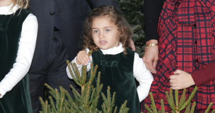 Förra året avslöjades prinsessan Adriennes smeknamn, "Addie", när prinsessfamiljen tog emot slottets granar. Prinsessan Adrienne
