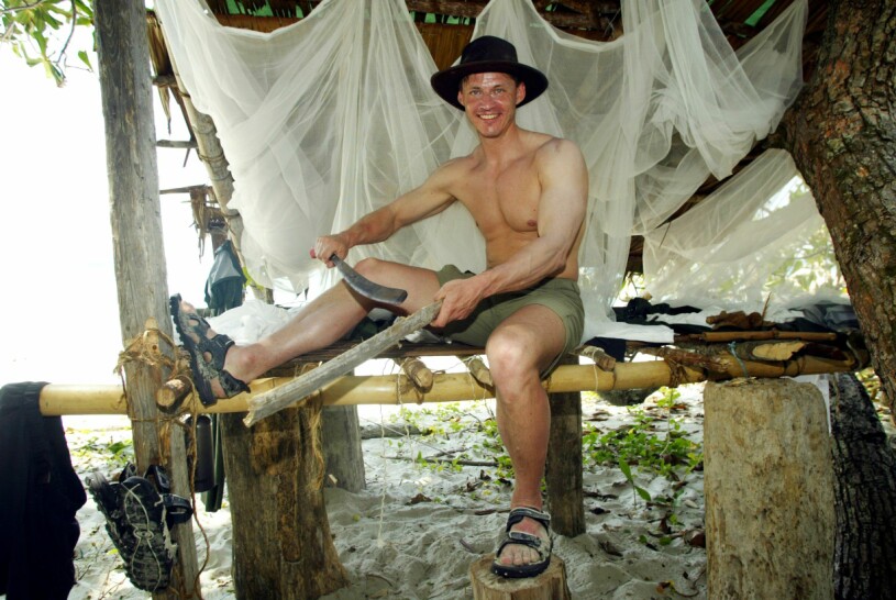 Mikael tävlade i Expedition Robinson i TV4 år 2003. Narkosläkaren Mikael Sandström från Lindesberg, deltagare i utmanarlaget, under inspelningen av årets Expediton Robinson, sista säsongen av Sveriges televisions dokusåpa som blivit en publiksuccé.