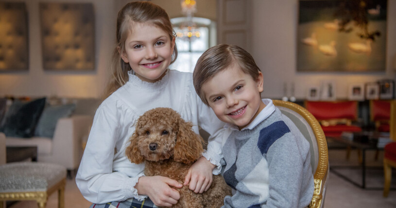 Prinsessan Estelle, prins Oscar och hunden Rio! Foto: Prinsessan Estelle, prins Oscar och hunden Rio