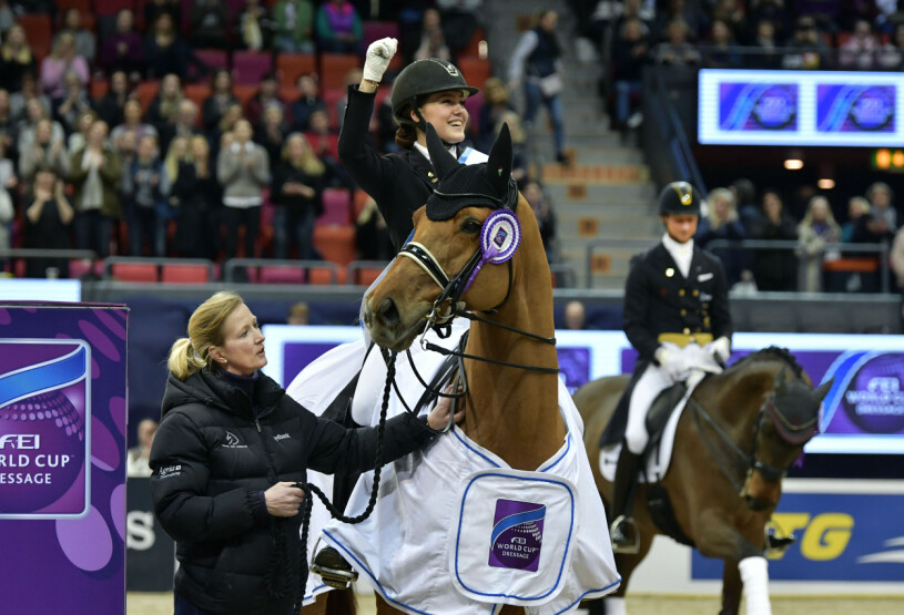 Nathalie tillsammans med Catherine Dufour när hon vann världscupen i Göteborg tillsammans med Atterupgaards Cassidy 2018.