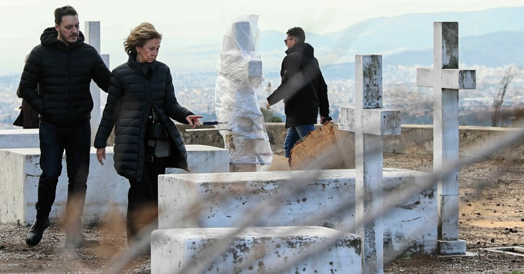 Kung Konstantins syster Drottning Sofia av Spanien på den kungliga begravningsplatsen i Aten