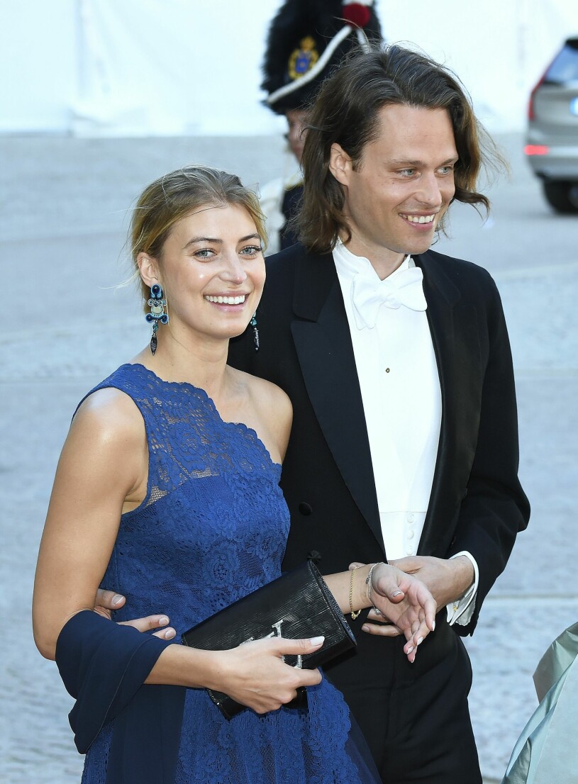 Cecilia och Fredrik är självklara gäster vid kungliga tillställningar. Här på Carl Philips och Sofias bröllop 2015.