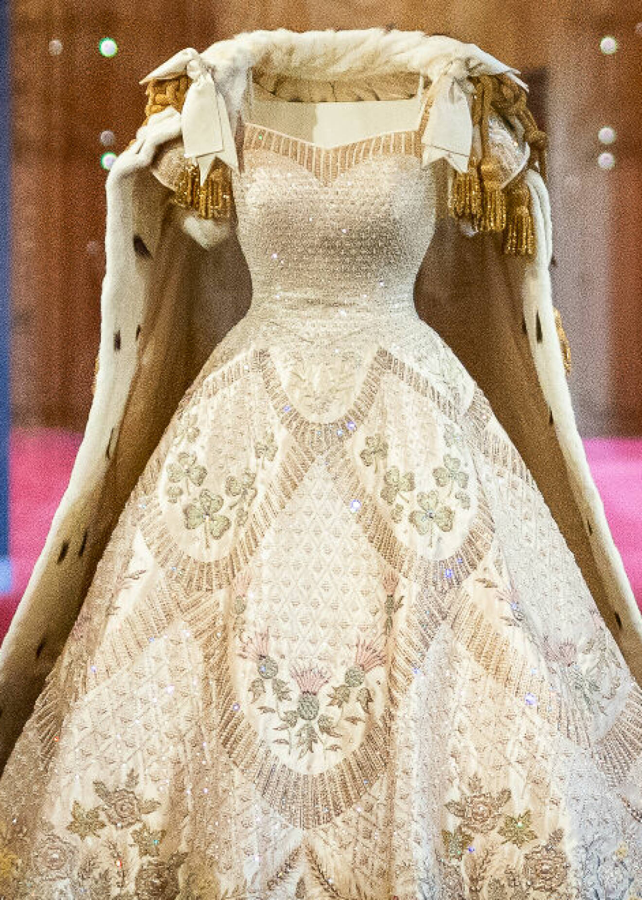 Drottning Elizabeths kröningsklänning från 1953