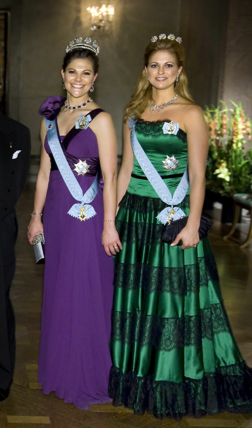 Två prinsessor i olika färger, Nobel 2009. Kronprinsessan Victorias Nobelklänning 2009