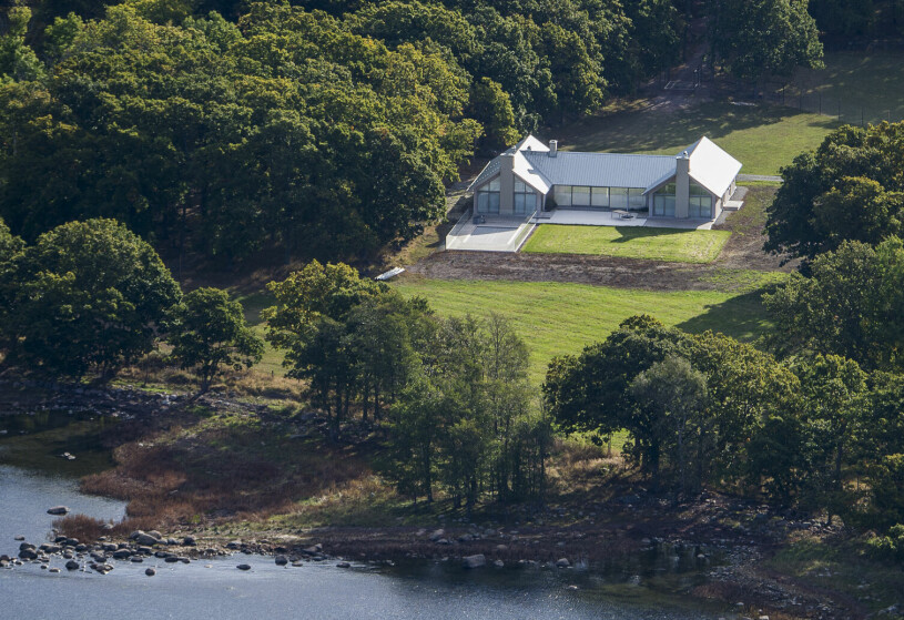 Villa Skönvik. Här bor Victoria och Daniel med Estelle och Oscar. Kronprinsessan Victorias och prins Daniels sommarhus Villa Skönvik