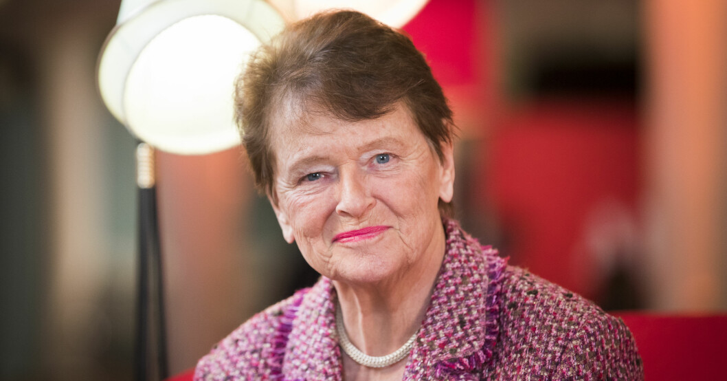 Dåvarande norska statsministern Gro Harlem Bruntland åkte på en känga.
