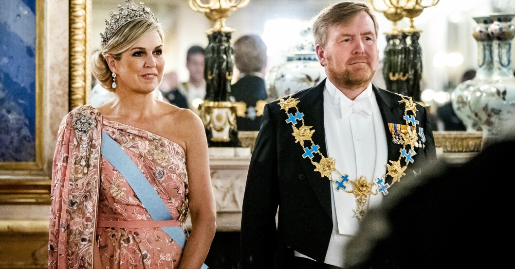 Drottning Máxima och kung Willem-Alexander hade klätt upp sig inför galamiddagen. Drottning Máxima och kung Willem-Alexander