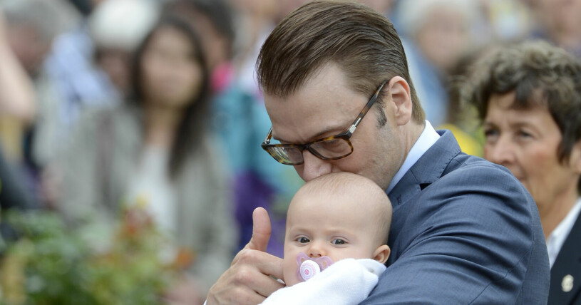 2012 gjorde prinsessan Estelle debut på Victoriadagen, bara fem månader gammal! Prins Daniel och prinsessan Estelle på Victoriadagen 2012