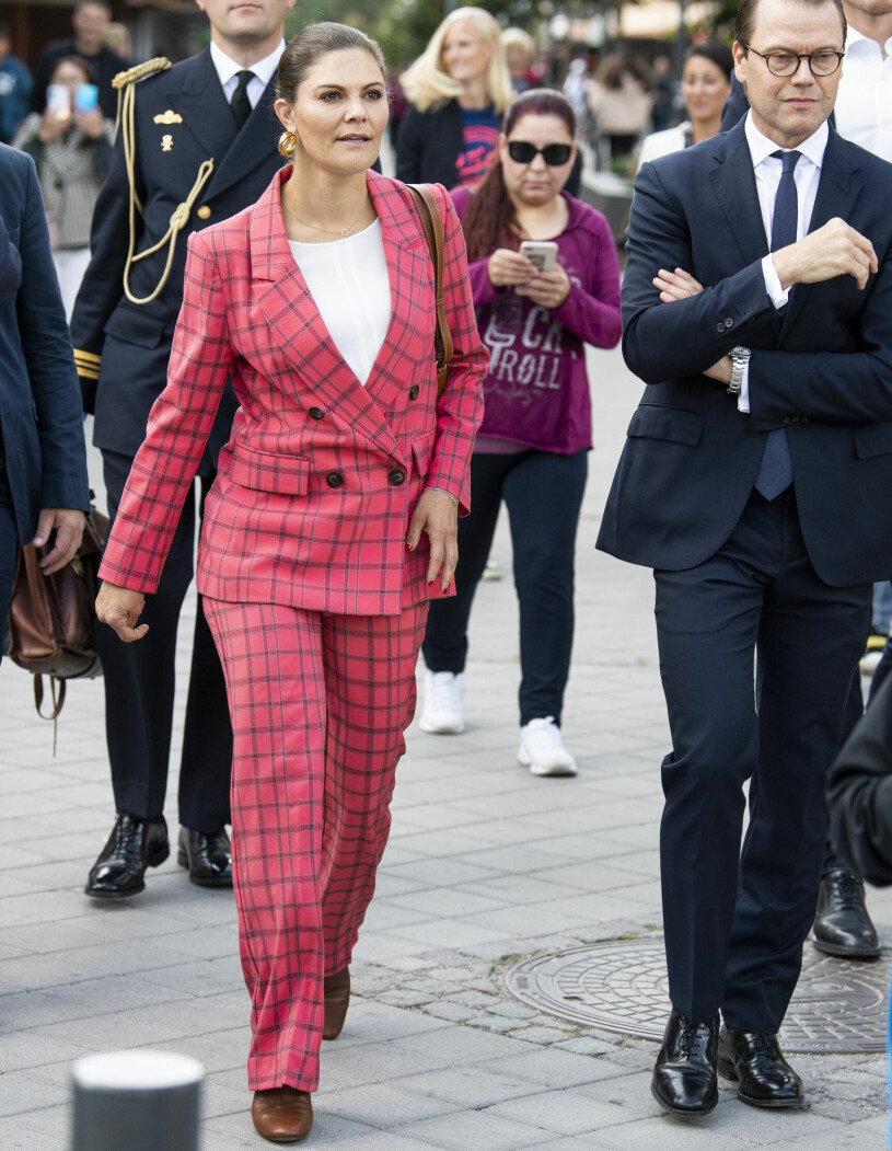 Kronprinsessan Victoria klädde sig i rutigt från topp till tå. Kronprinsessan Victoria