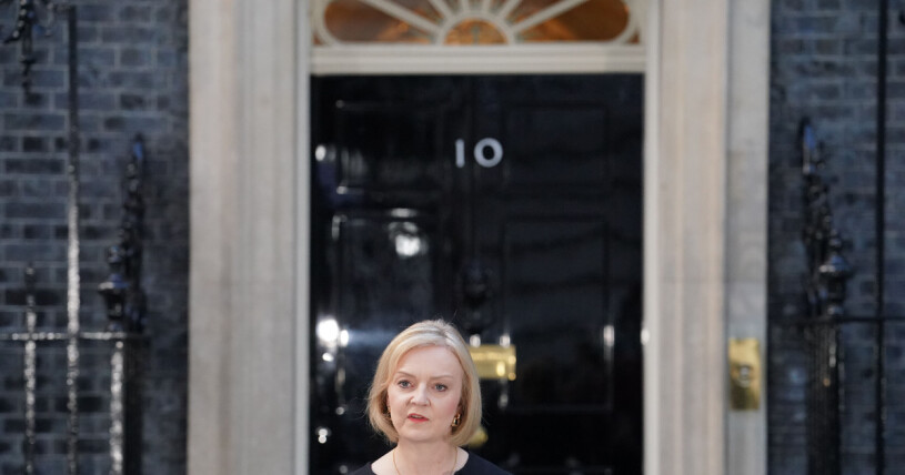 Storbritanniens nya premiärminister Liz Truss håller pressträff efter beskedet att drottningen hade dött. Foto:TT.