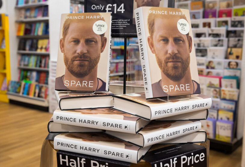 Prins Harrys bok har väckt starka reaktioner.