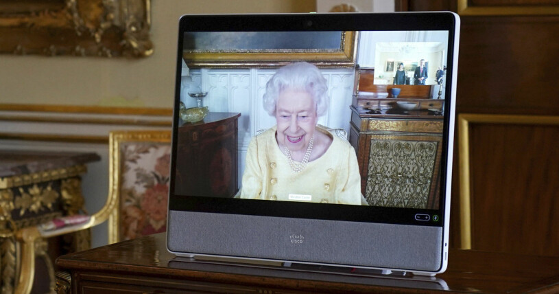 Drottning Elizabeth utförde tisdagens uppdrag digitalt. Drottning Elizabeth ger audiens