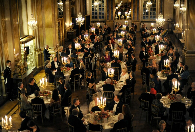 Så här brukar det se ut: Festligt, folkligt och fullsatt i slottets balsal Vita havet. Sverigemiddagen 2013 i Vita havet på Stockholms slott