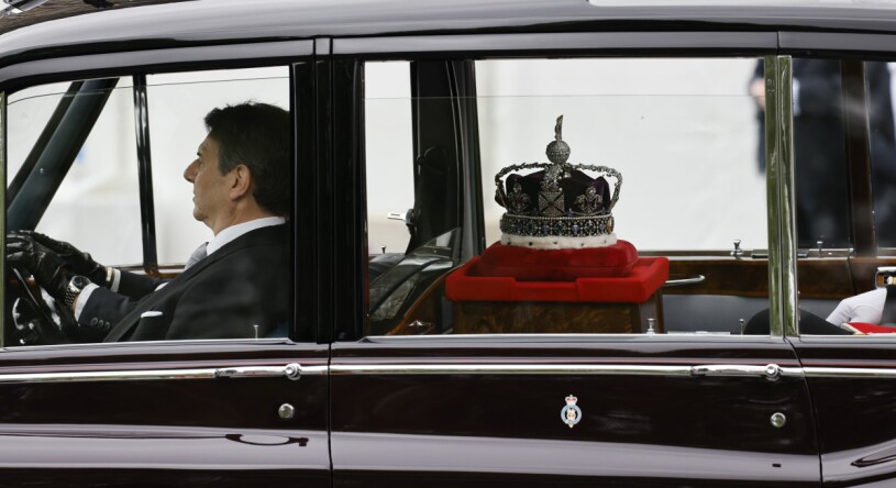 Kronan på väg till parlamentets öppnande 2022