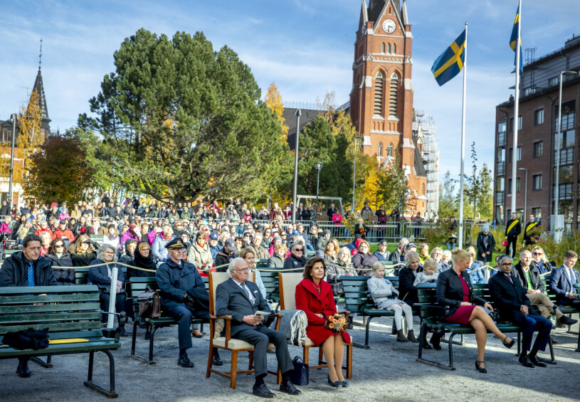...och sedan i stadsparken i Luleå. Kungaparet Luleå 400 år