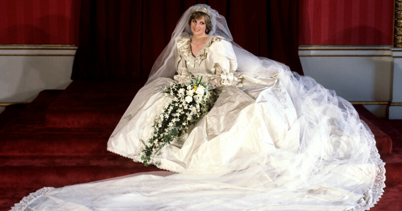 Prinsessan Dianas brudklänning lämnades till prins William och prins Harry. Prinsessan Diana brudklänning