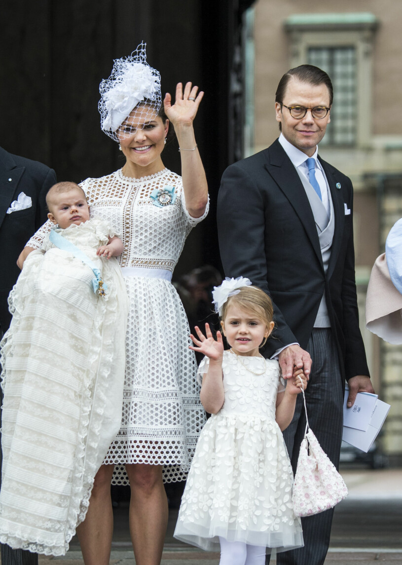 Victoria i en By Malina-klänning på prins Oscars dop. Kronprinsessan Victoria prins Oscars dop