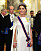 Hertiginnan Kate på galamiddag i vit klänning med cape, från Jenny Packham