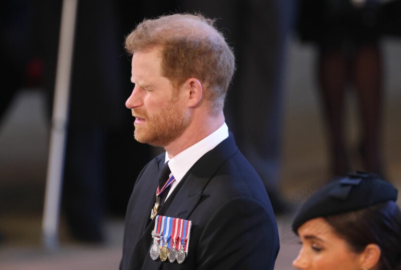 Harry sörjer sin älskade farmor.