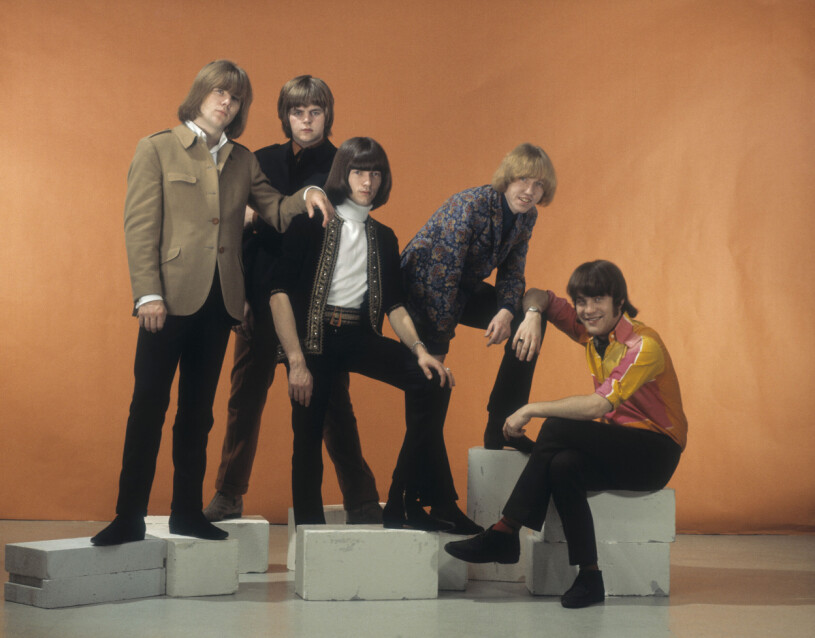 Svenne Hedlund och Benny Andersson spelade i Hep Stars tillsammans. Nu har Svenne gått bort 77 år gammal. Hep Stars Sven "Svenne" Hedlund, Benny Andersson, Lennart "Lelle" Hegland, Christer "Chrille" Petersson, Jan Frisk