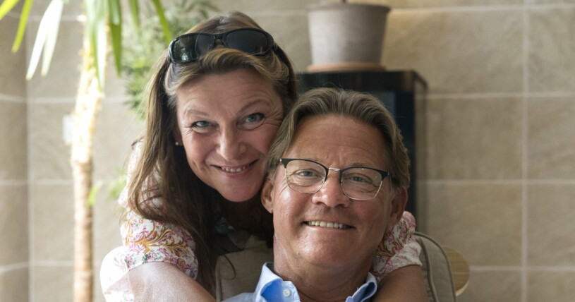 Lotta Engberg och Mikael Sandström kommer inte få ett normalt julfirande i år. Lotta Engberg och Mikael Sandström